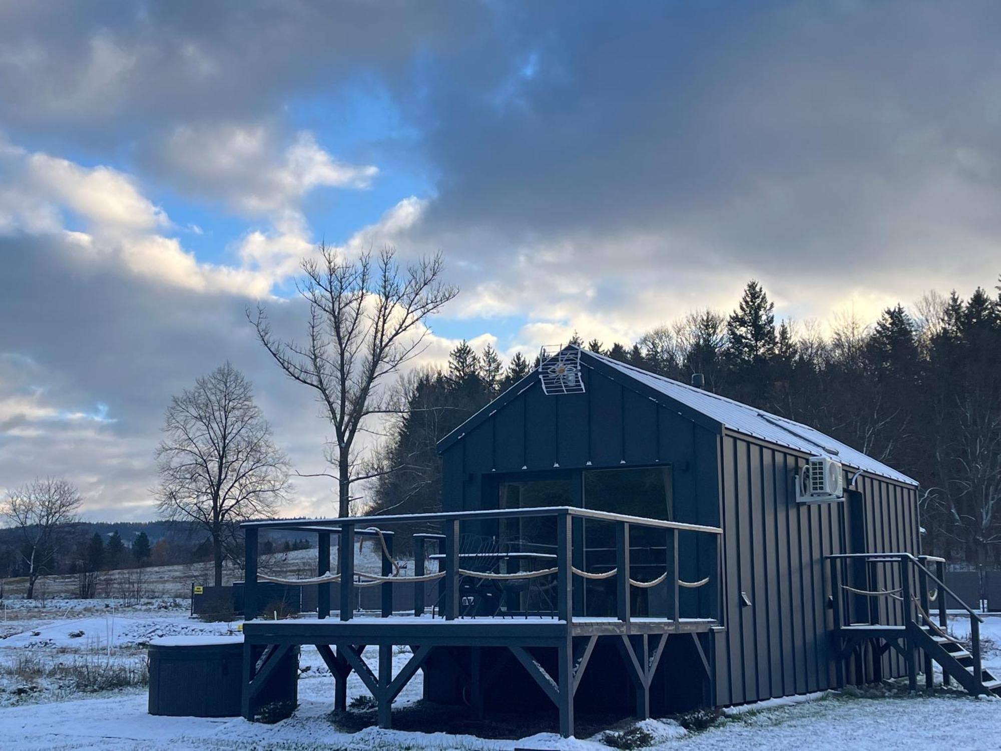 Hill Karpnki, Sauna, Hygge-balia, Lagom-jacuzzi *